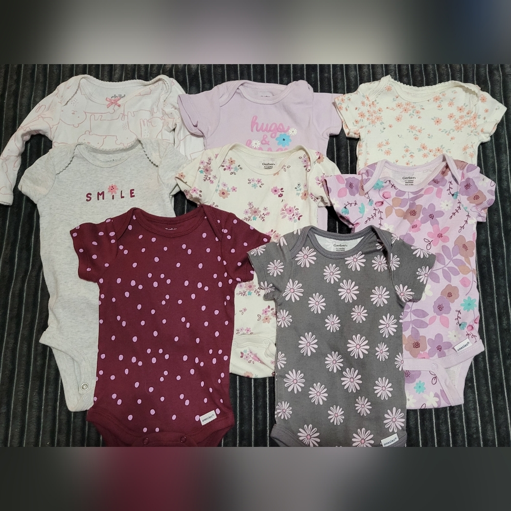 Lot Of 8 Onesies 0-3mo. 1 Long Sleeve/7 Short Sleeve. Super Soft. Smoke Free.